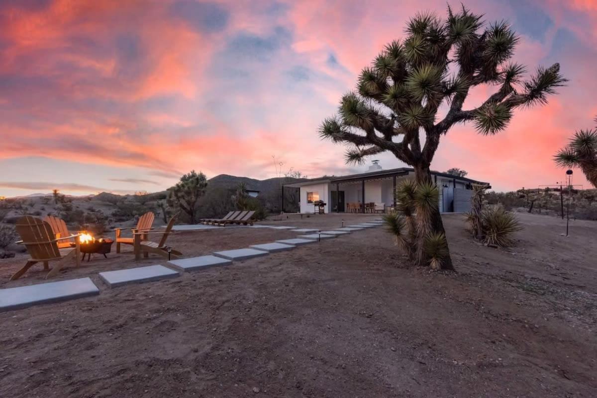 Villa Kinetic House-Joshua Trees Sculptures Cowboy Pool Yucca Valley Exterior foto